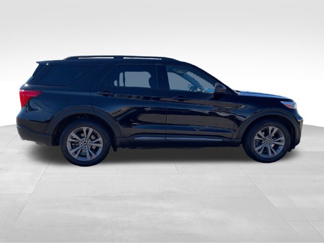 Used 2021 Ford Explorer XLT w/ Equipment Group 202A AWD/4WD image 6