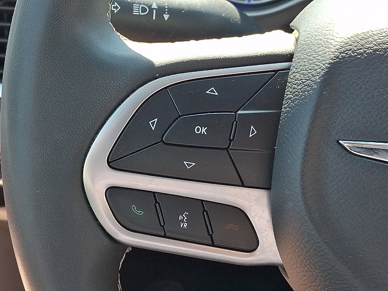 Used 2023 Chrysler Voyager LX FWD image 21