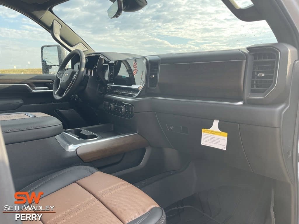 New 2026 Chevrolet Silverado 3500 High Country w/ Technology Package image 14