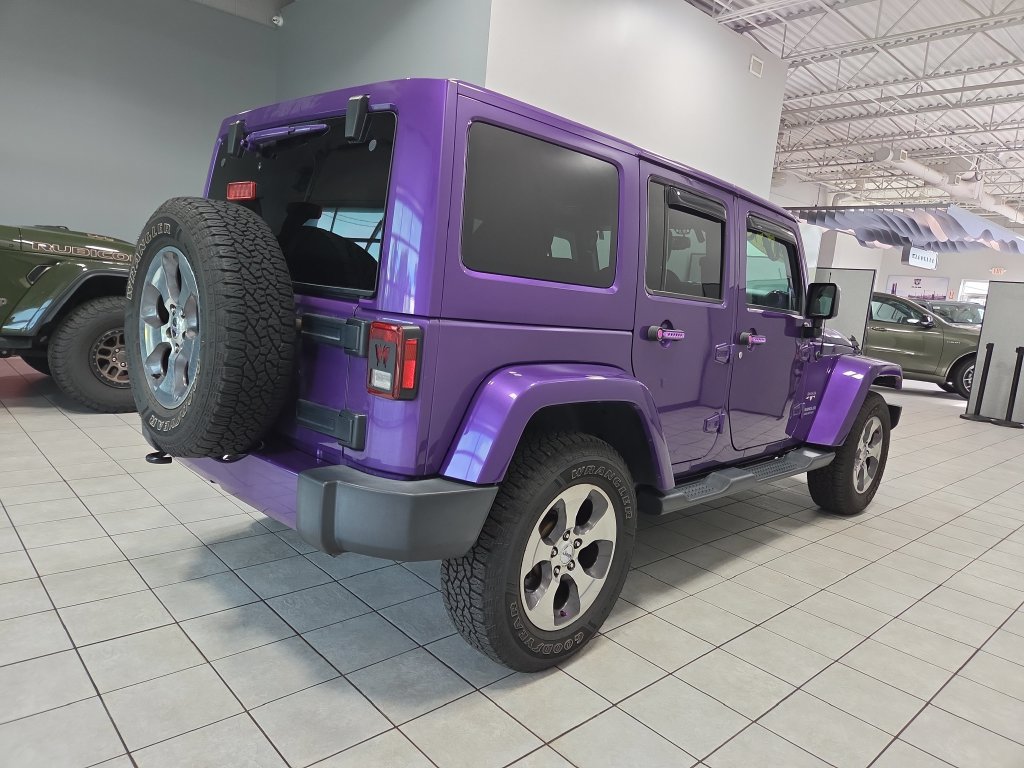 Used 2017 Jeep Wrangler Unlimited Sahara AWD/4WD image 11