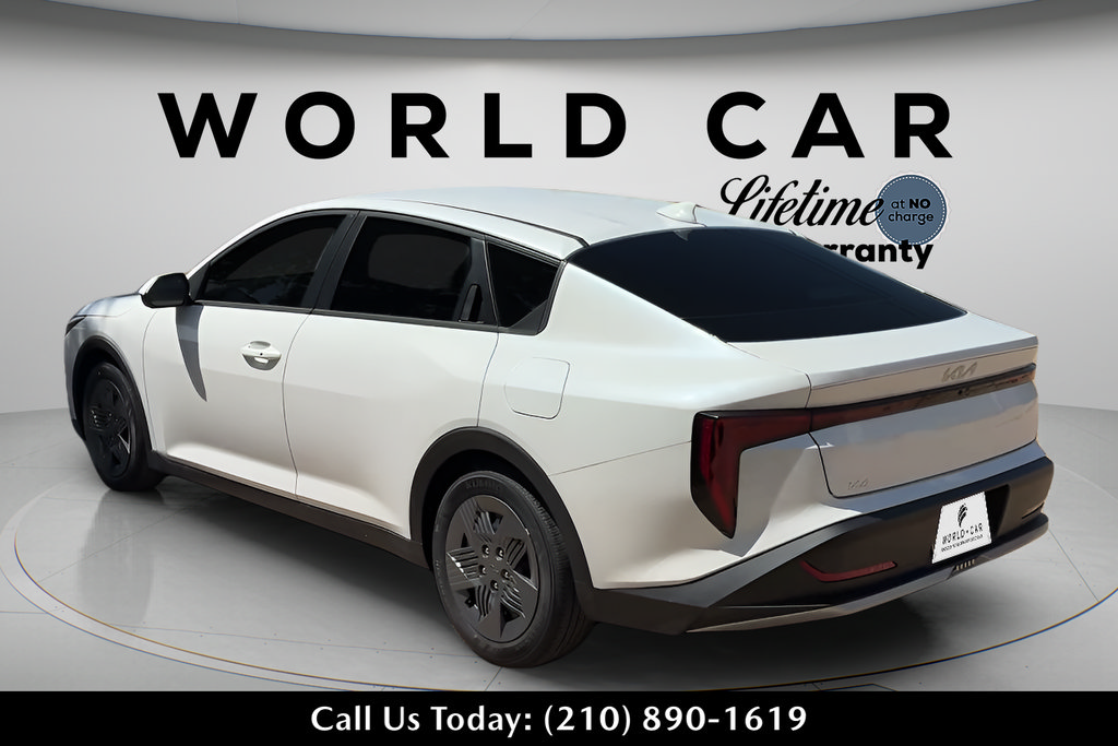 New 2026 Kia K4 FWD image 9