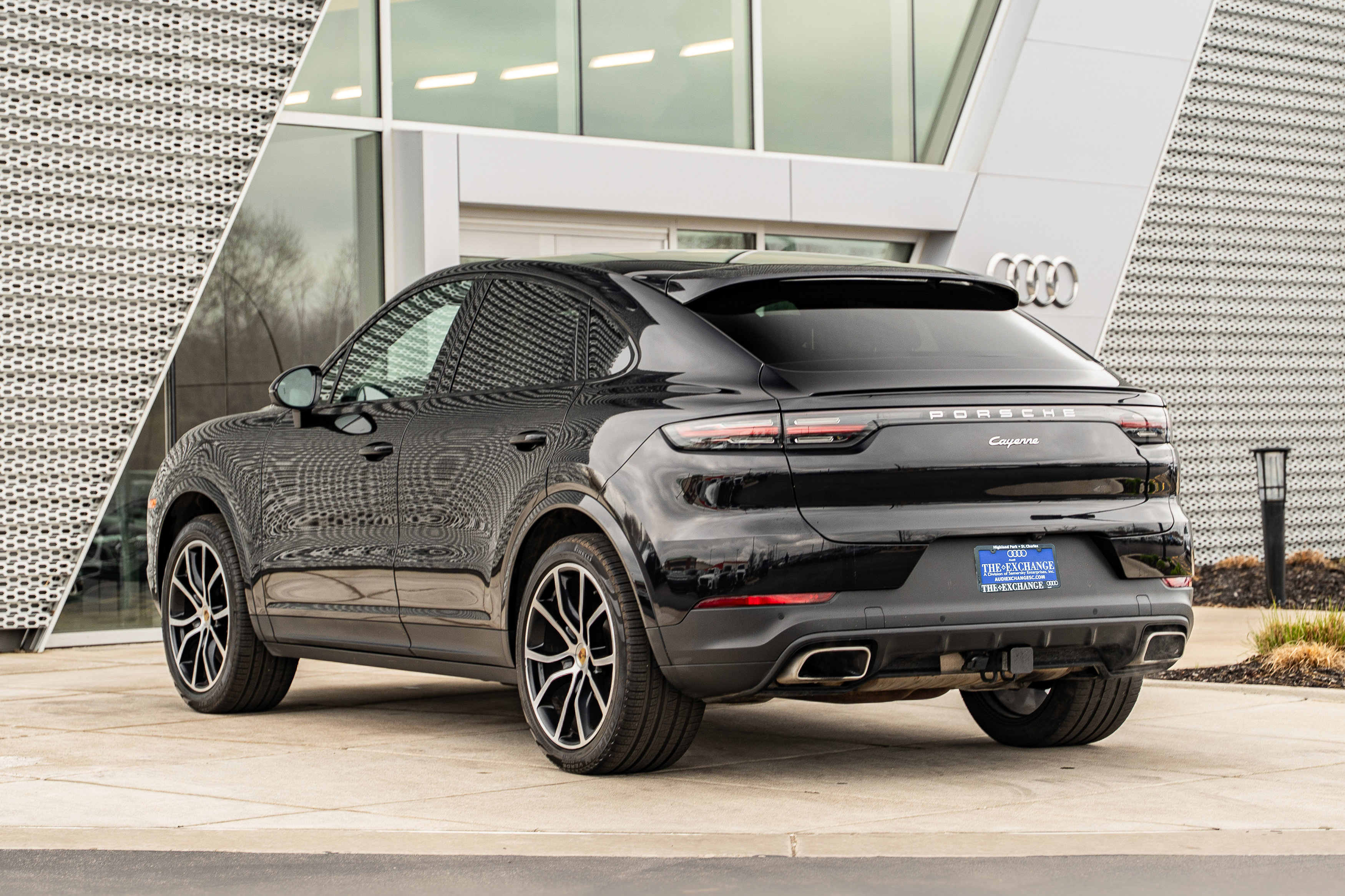 Used 2021 Porsche Cayenne Coupe AWD/4WD image 5