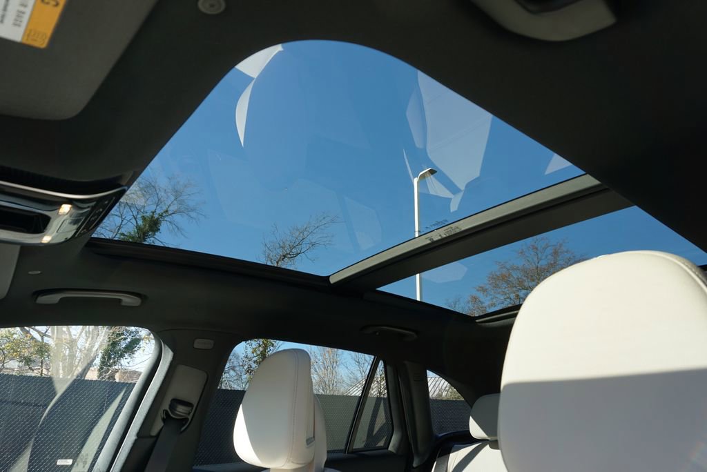 Used 2026 Mercedes-Benz GLC 300 4MATIC image 12