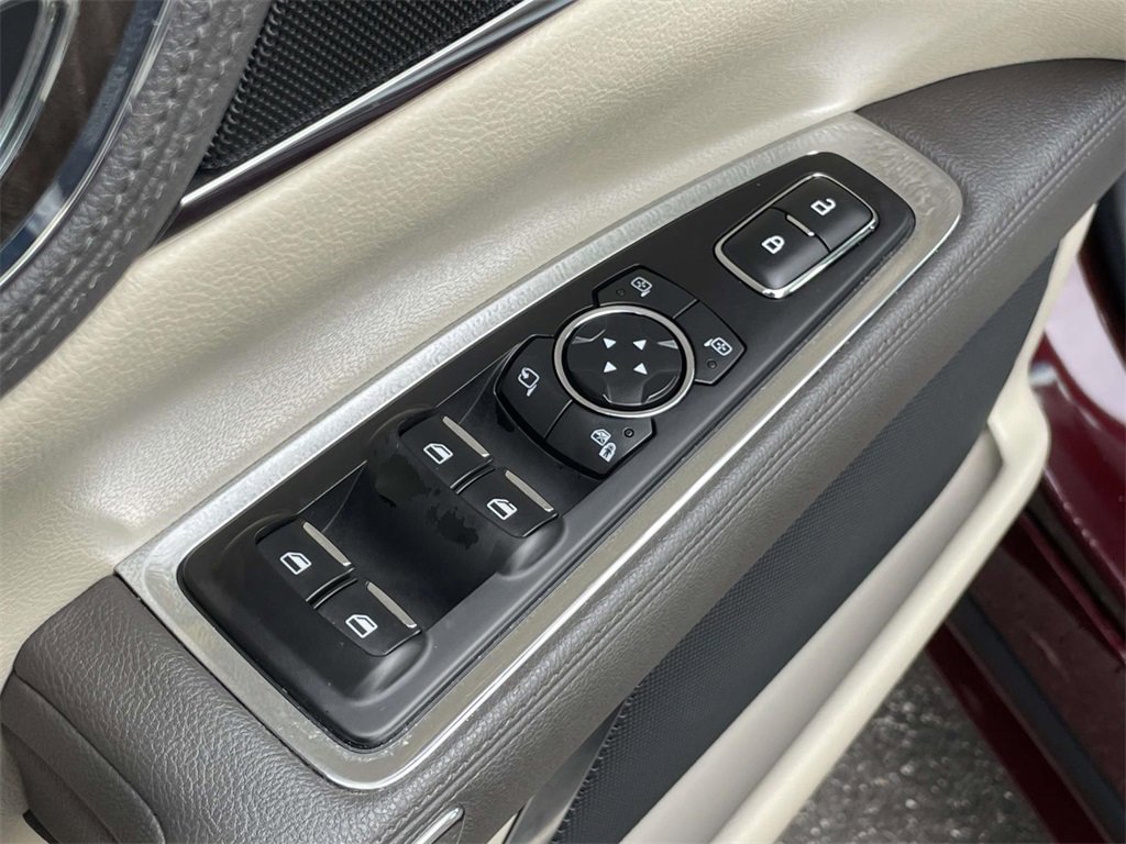 Used 2017 Lincoln Continental Select w/ Climate Package image 15