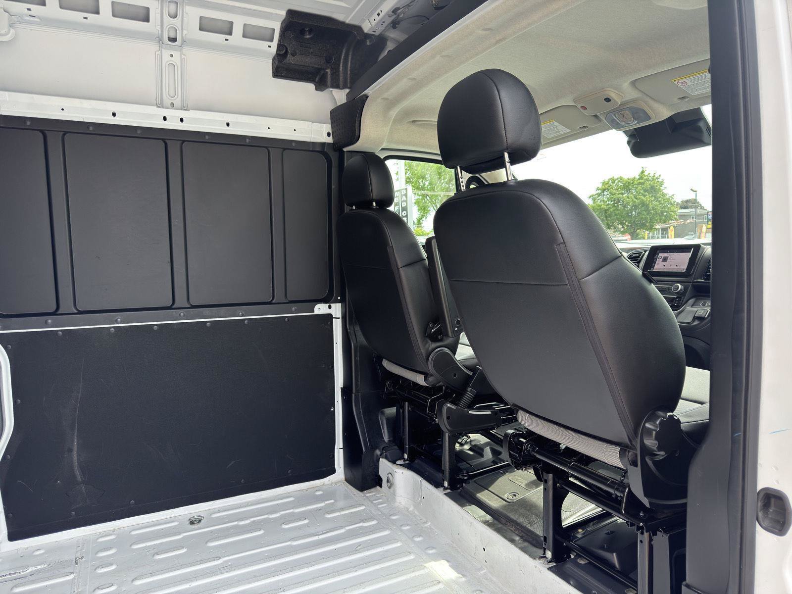 Used 2026 RAM ProMaster 2500 w/ Convenience Group FWD image 15