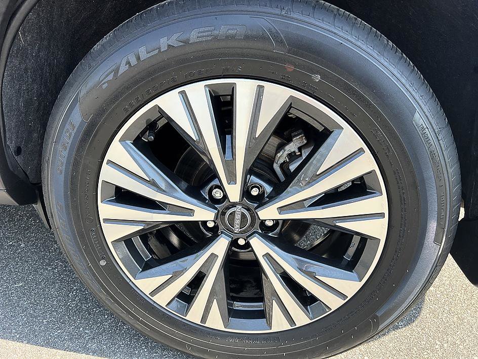 Certified 2023 Nissan Rogue SV w/ SV Premium B Package image 10