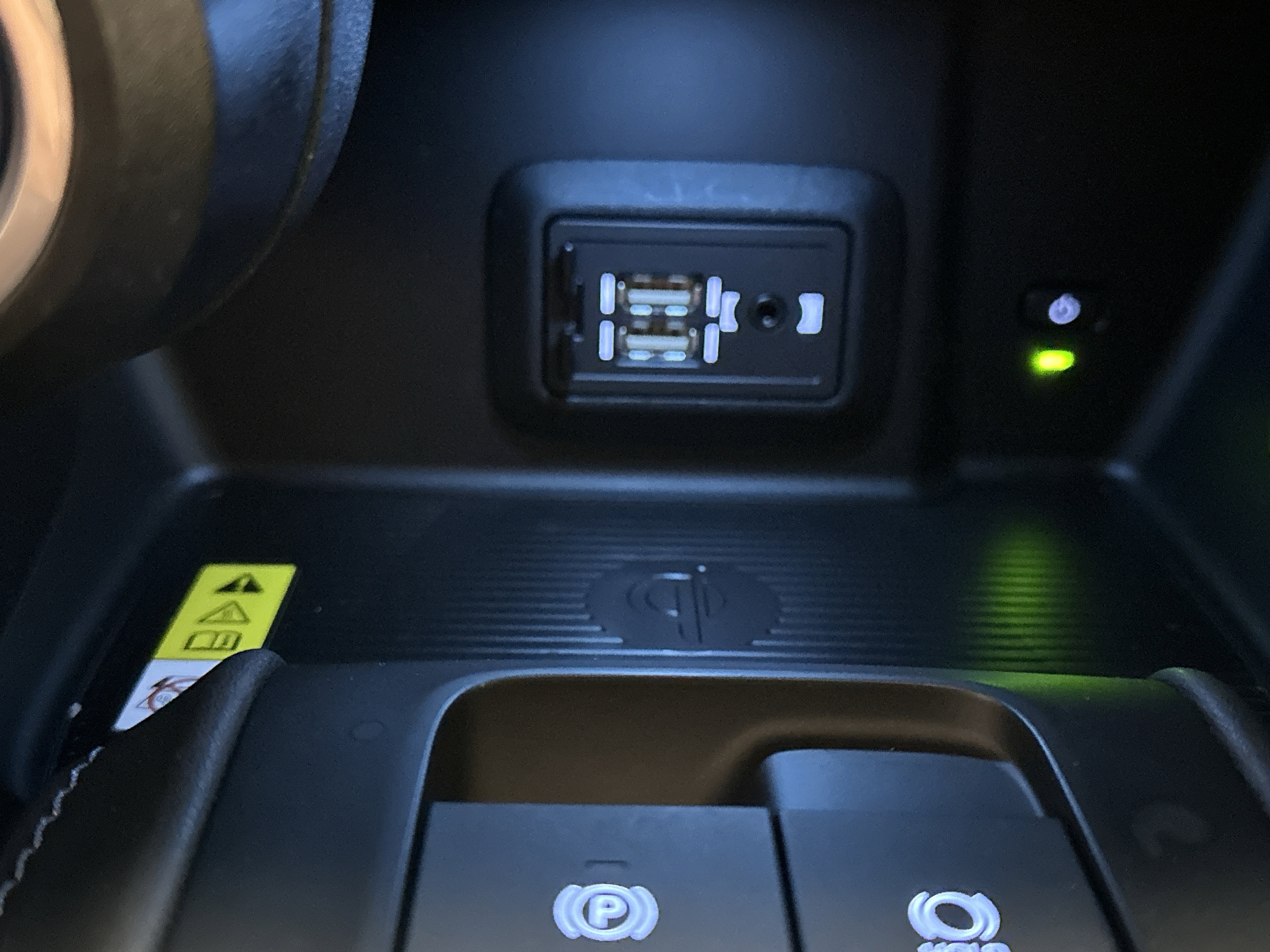 Used 2022 Toyota Venza LE image 38