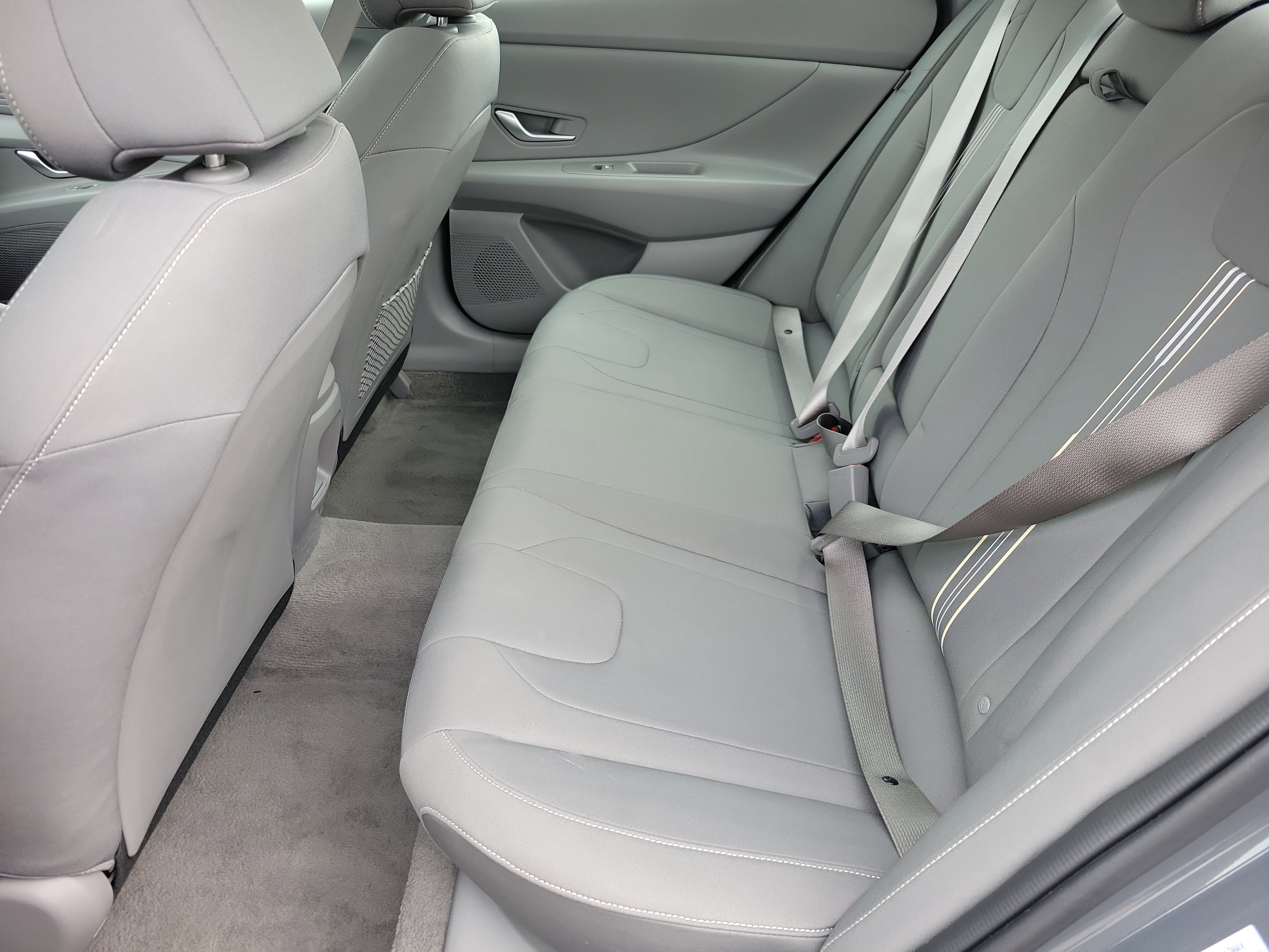 Used 2025 Hyundai Elantra SEL image 9