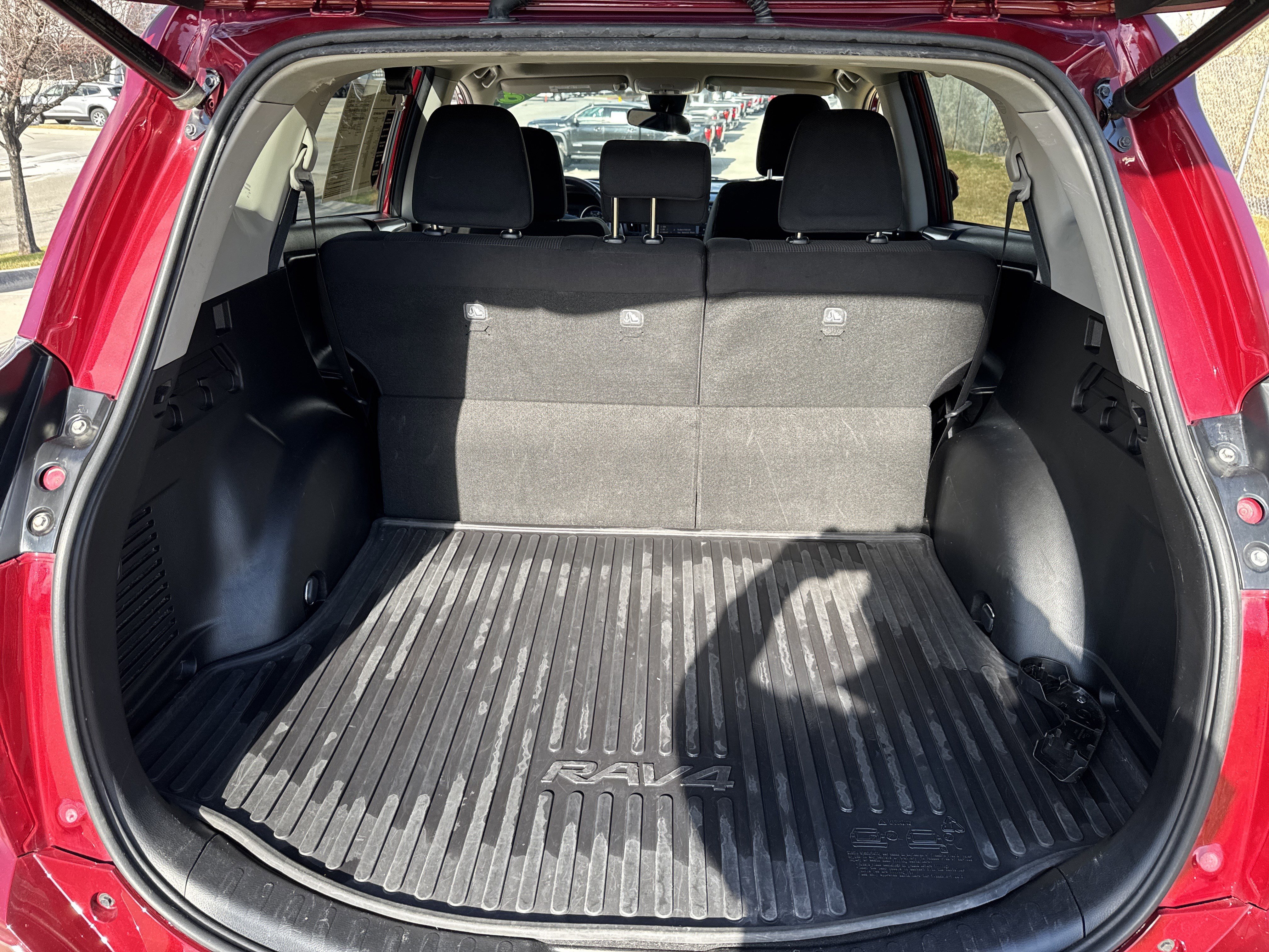 Used 2018 Toyota RAV4 XLE image 24