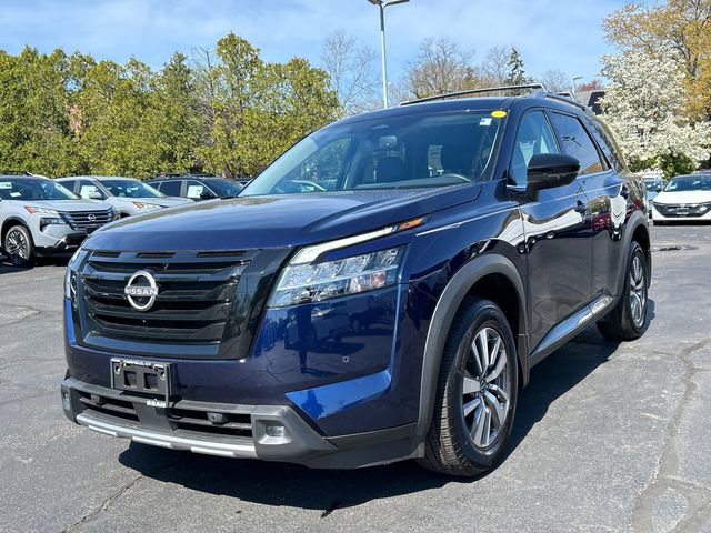 Certified 2022 Nissan Pathfinder SL AWD/4WD image 5