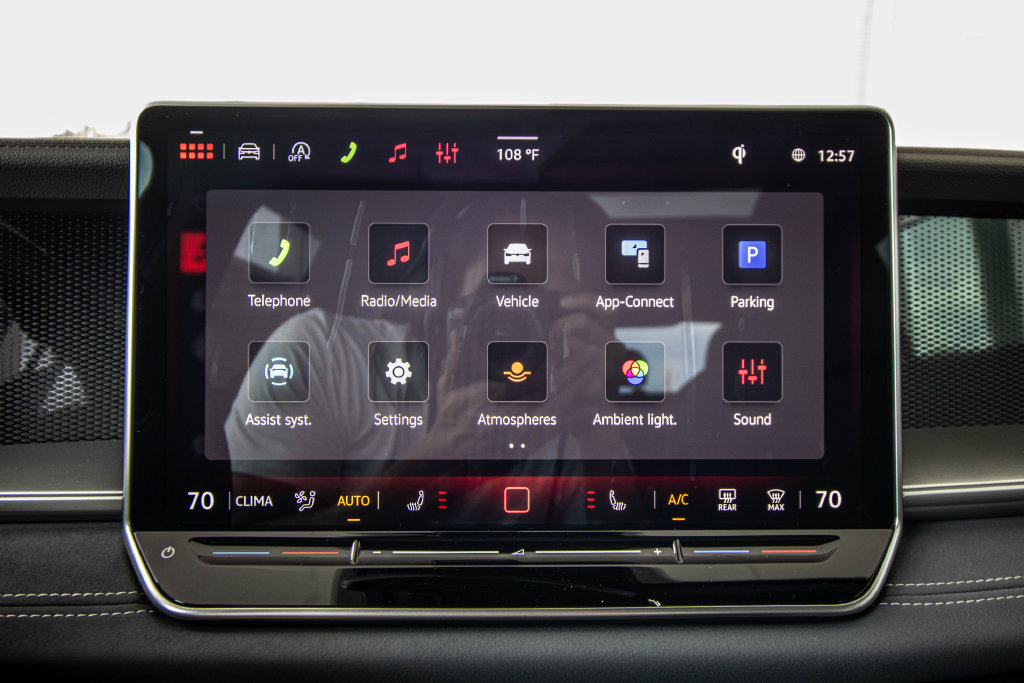 New 2026 Volkswagen Tiguan SE R-Line FWD image 40