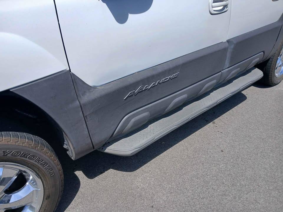 Used 2003 Chevrolet Avalanche 4x4 w/ Suspension Package, Off-Road image 13