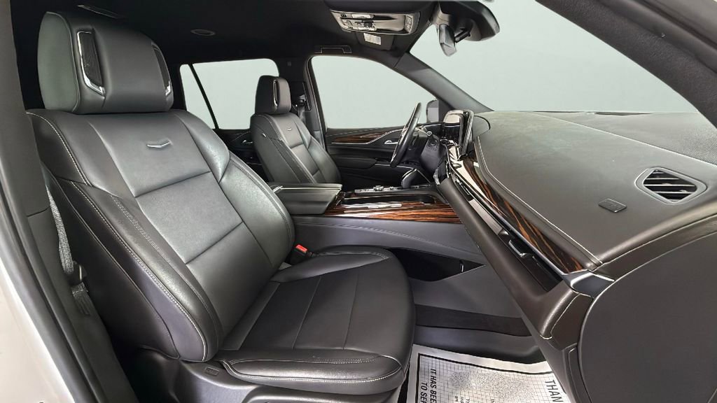 Used 2022 Cadillac Escalade Luxury image 37