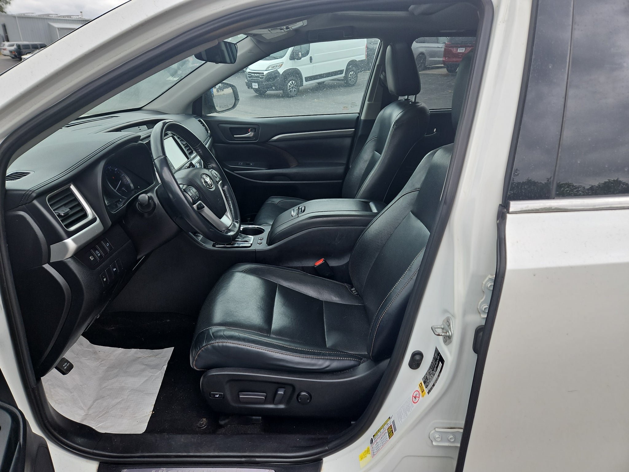 Used 2019 Toyota Highlander Limited AWD/4WD image 5