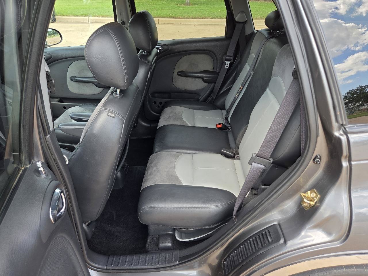 Used 2004 Chrysler PT Cruiser Limited FWD image 10