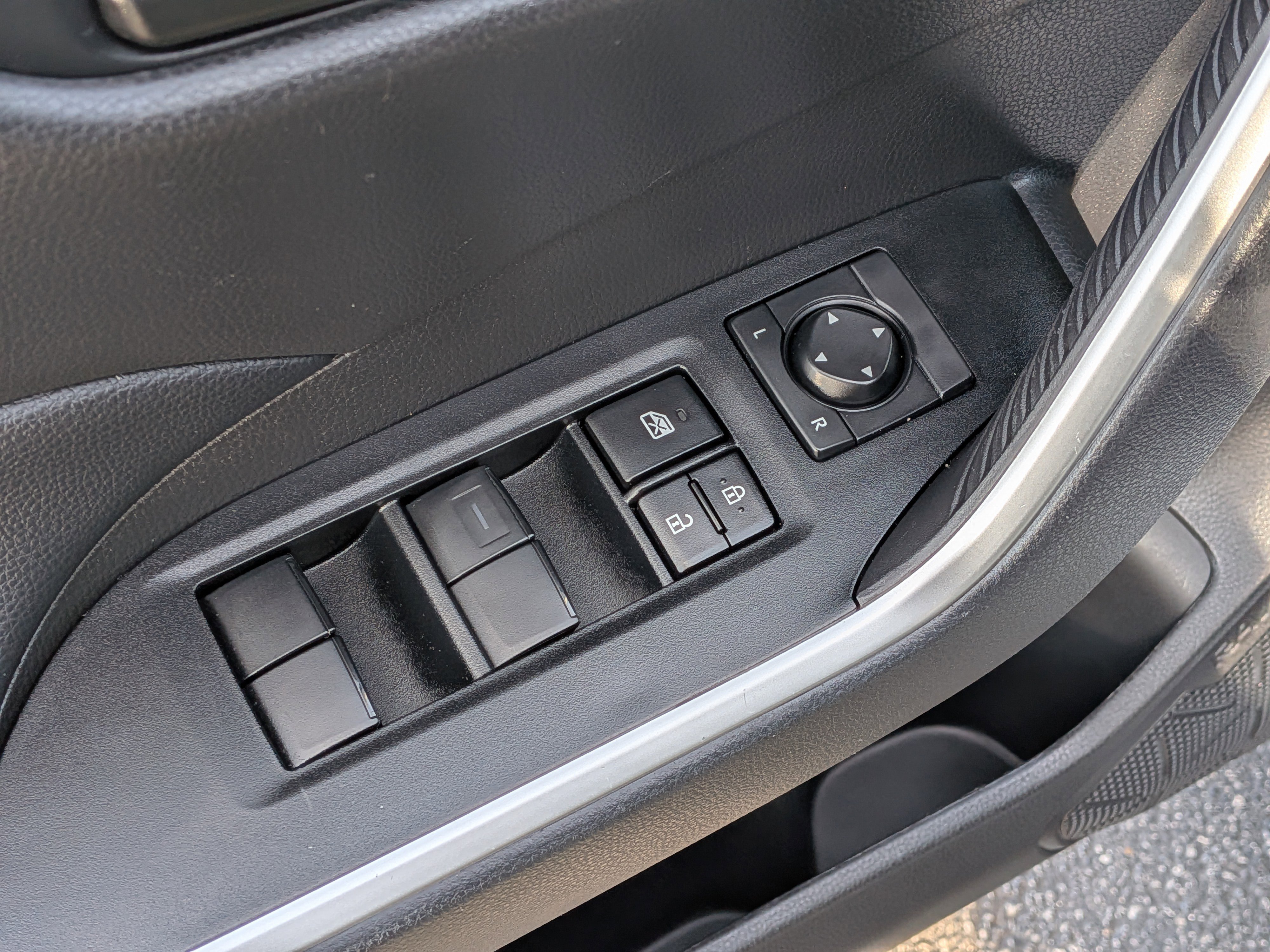 Certified 2025 Toyota RAV4 LE image 17