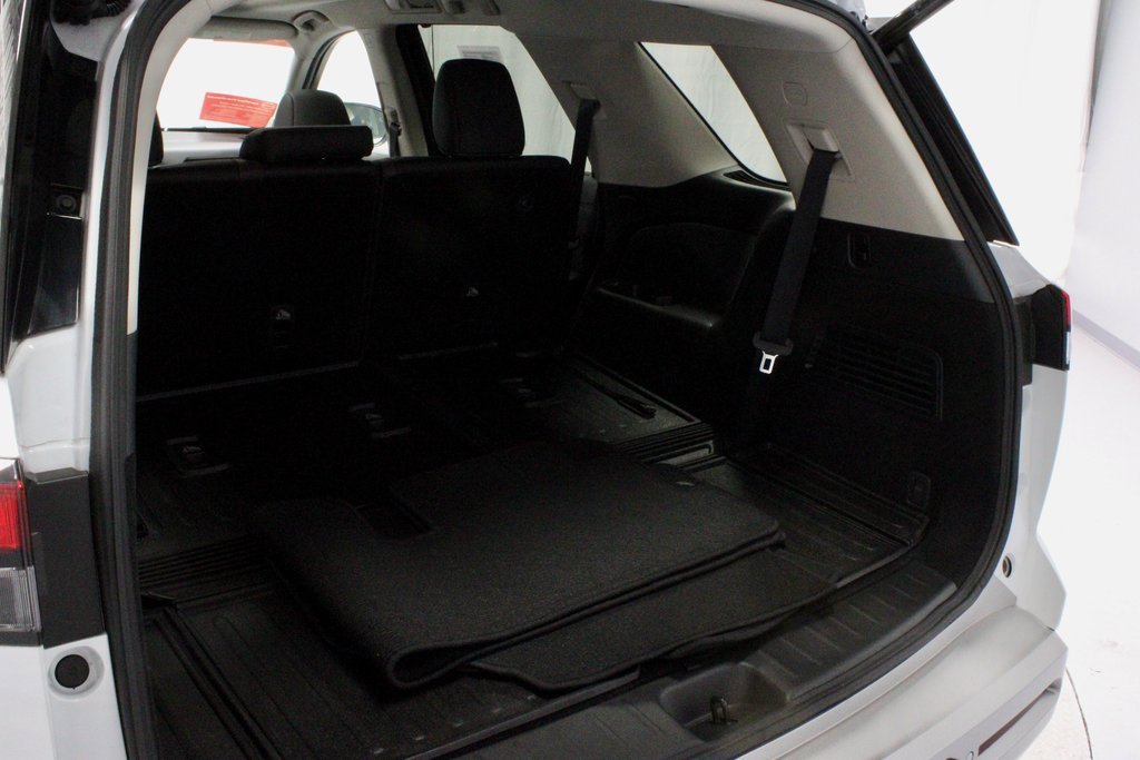 Certified 2025 Nissan Pathfinder Platinum w/ Cargo Package image 14