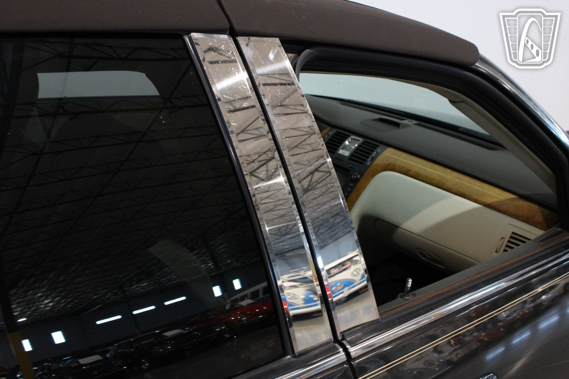 Used 2008 Cadillac DTS Performance w/ Platinum Edition image 28