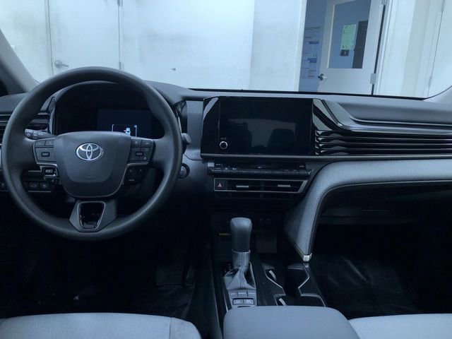 Used 2025 Toyota Camry SE image 17