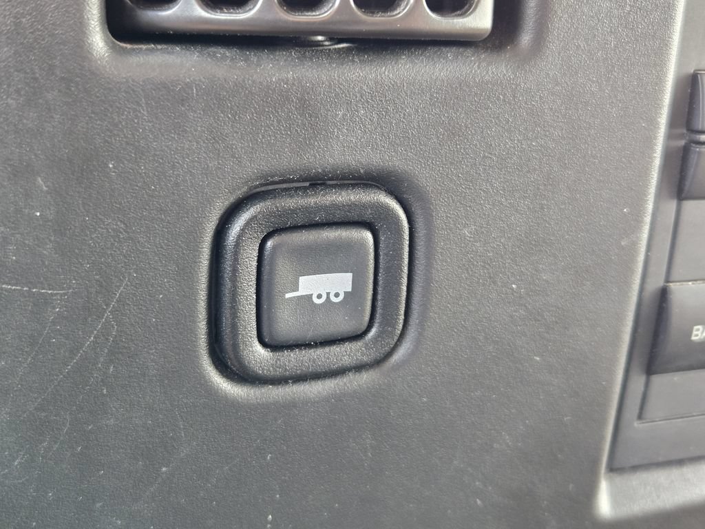 Used 2020 Chevrolet Express 2500 w/ Communications Package RWD image 21