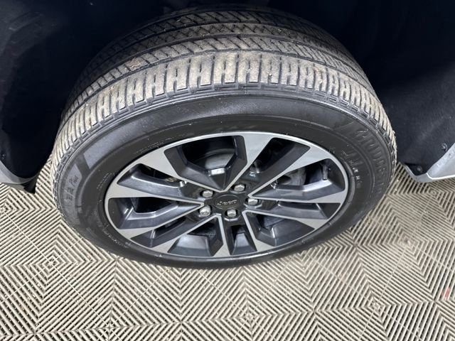 Used 2023 Jeep Grand Cherokee Overland image 10