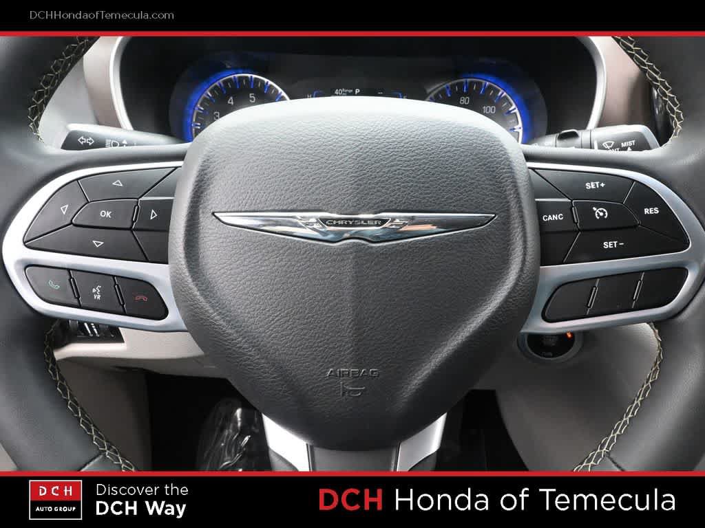 Used 2022 Chrysler Voyager LX FWD image 9