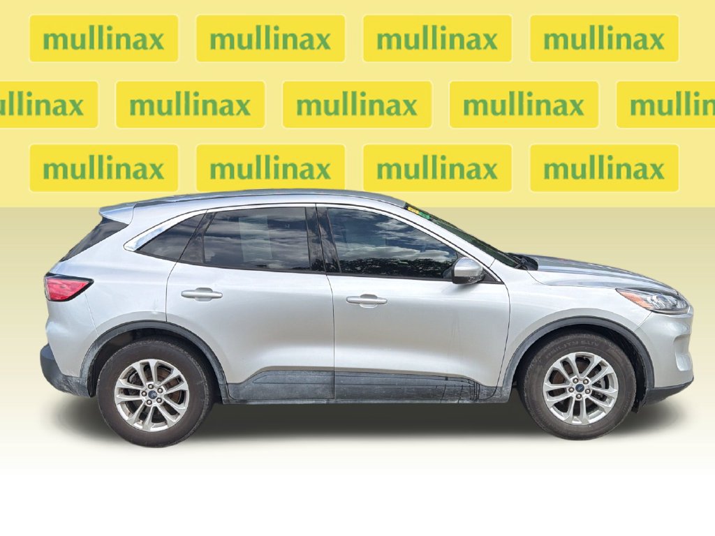Used 2020 Ford Escape SE FWD image 2