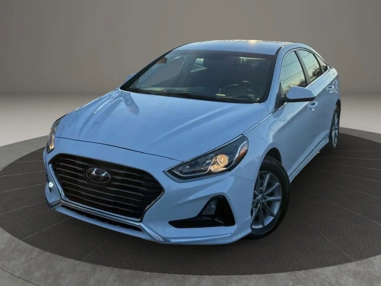 Used 2019 Hyundai Sonata SE FWD image 2