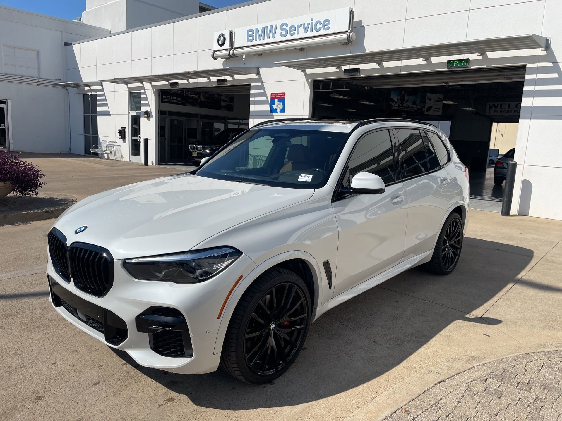 Used 2022 BMW X5 xDrive40i w/ M Sport Package