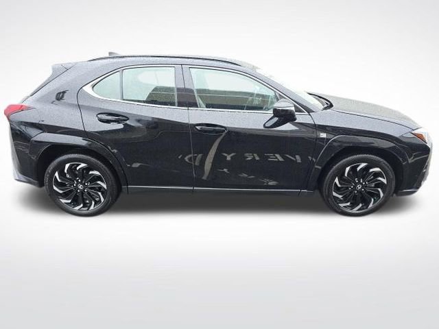 Used 2025 Lexus UX 300h AWD w/ Accessory Package (Z2) image 8