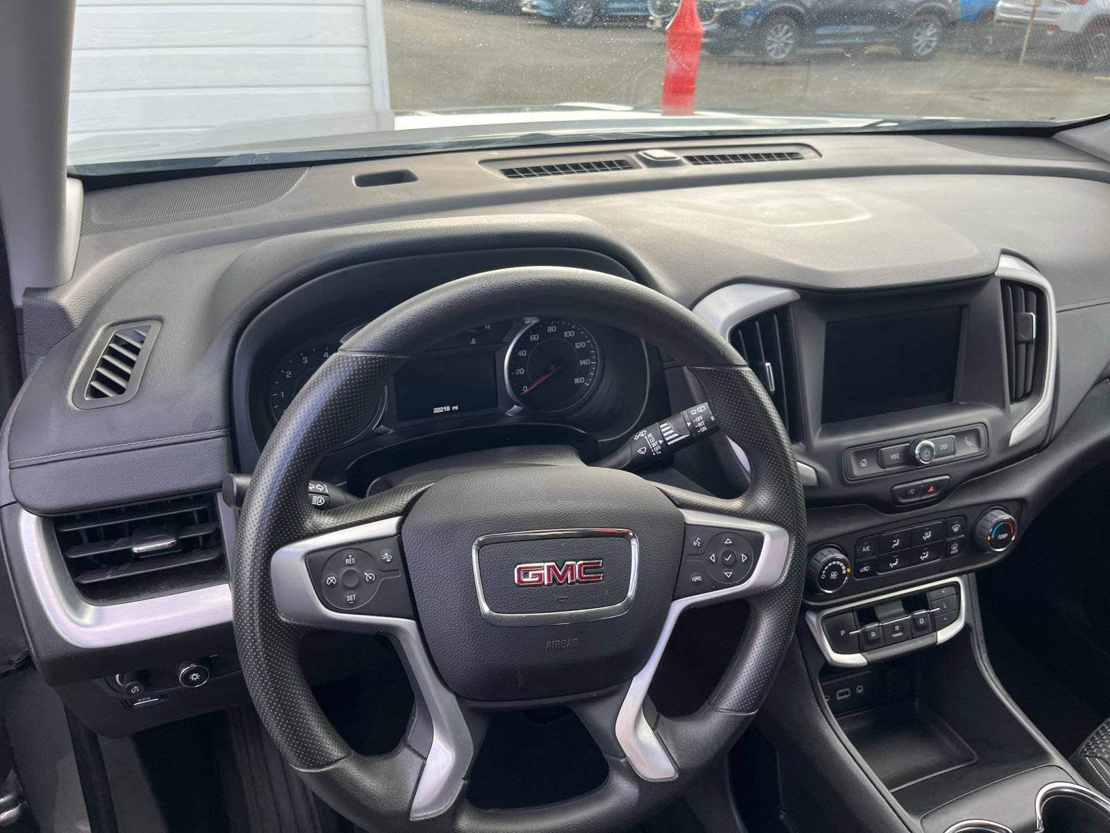 Used 2024 GMC Terrain SLE FWD image 29