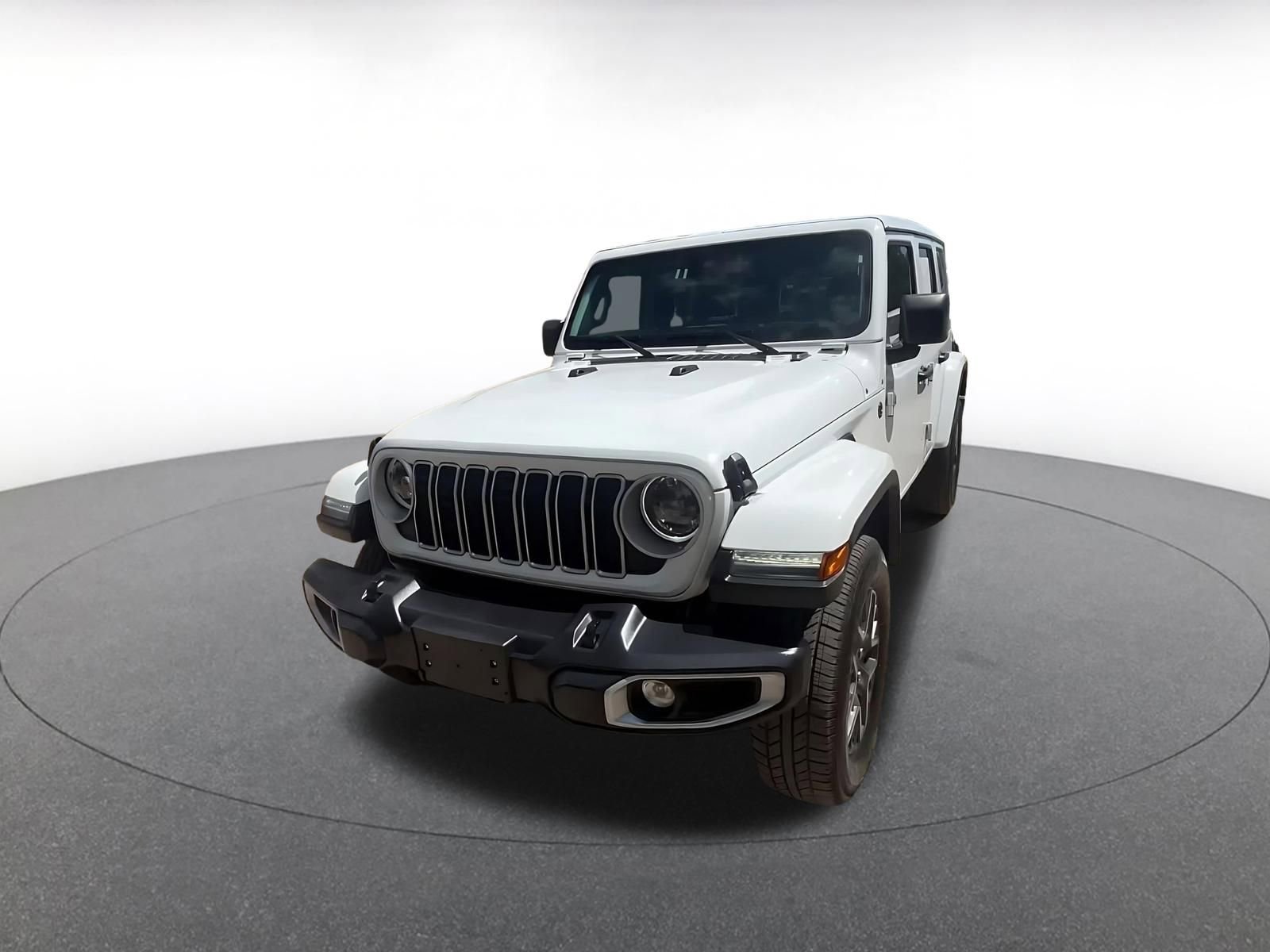 Used 2025 Jeep Wrangler Unlimited Sahara AWD/4WD image 9