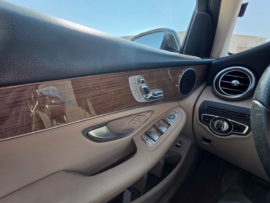 Used 2018 Mercedes-Benz GLC 300 image 12