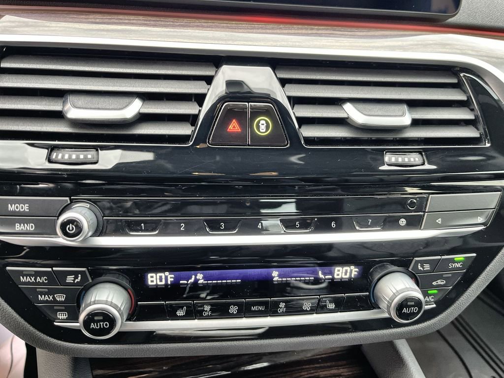 Certified 2022 BMW 530i xDrive w/ Convenience Package image 19