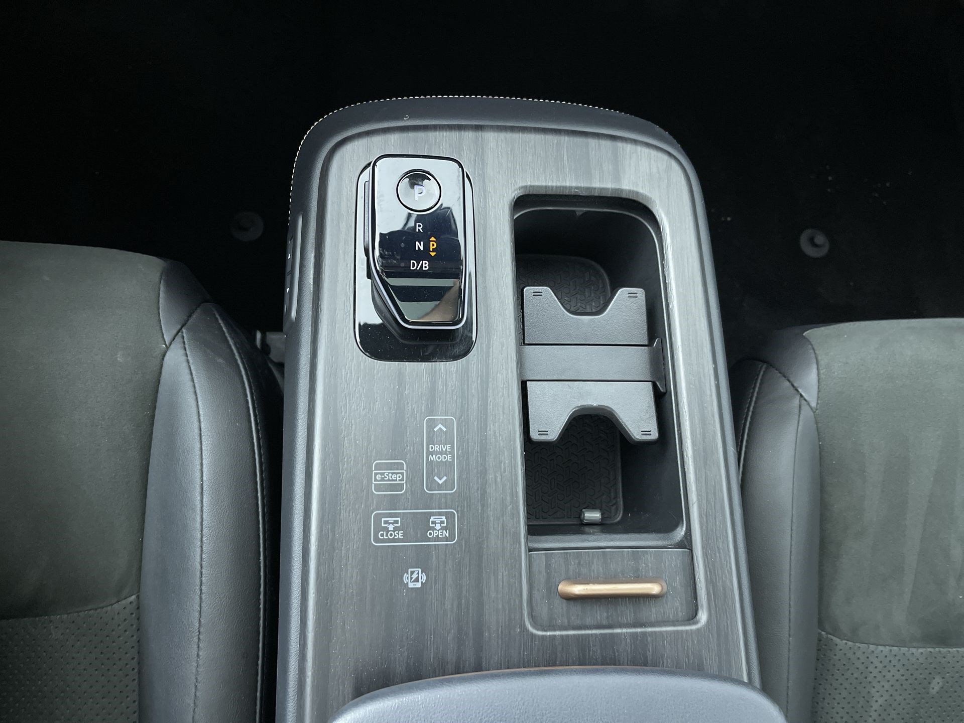 Certified 2024 Nissan Ariya AWD image 22