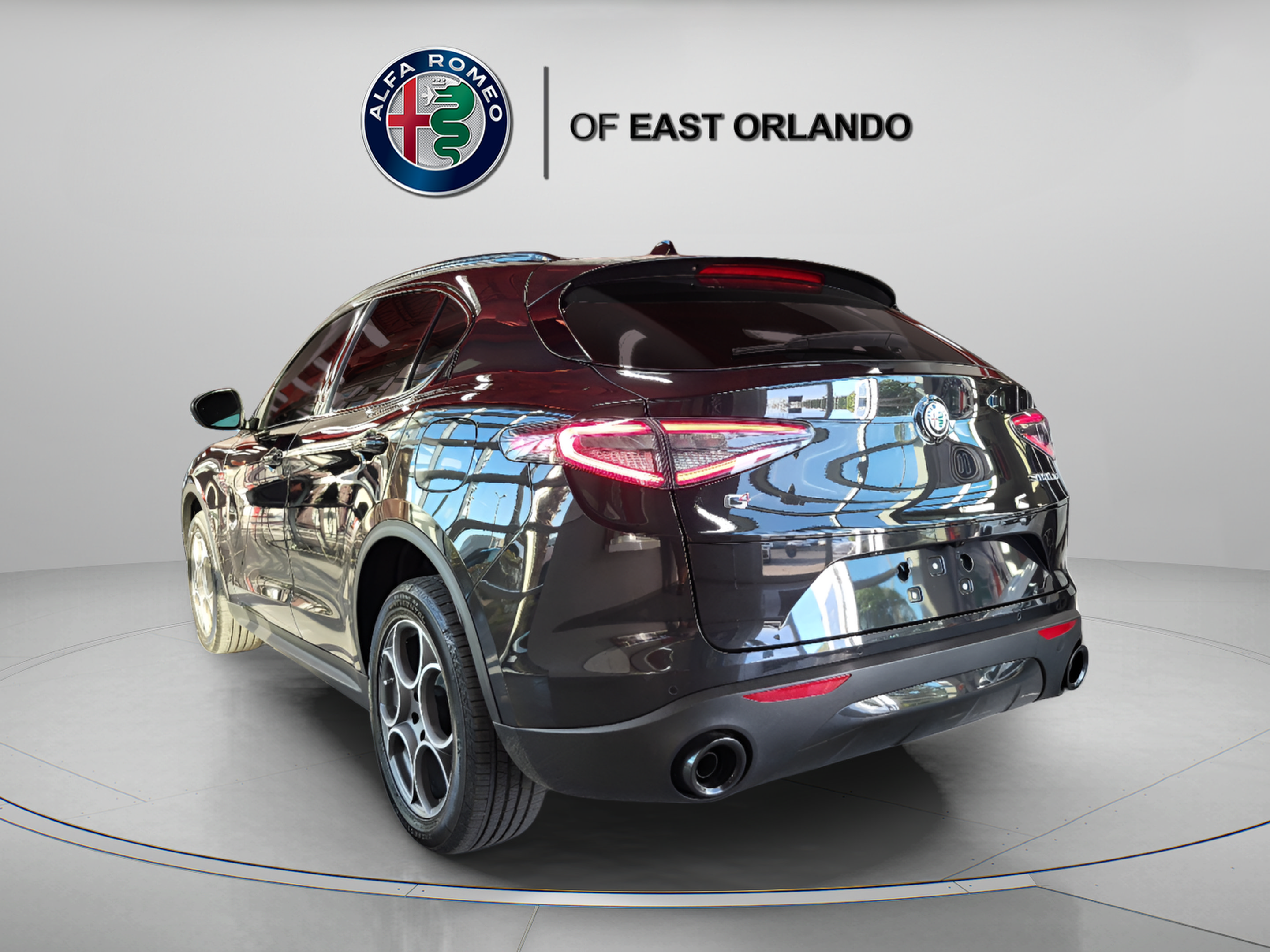 New 2025 Alfa Romeo Stelvio Sprint AWD/4WD image 6