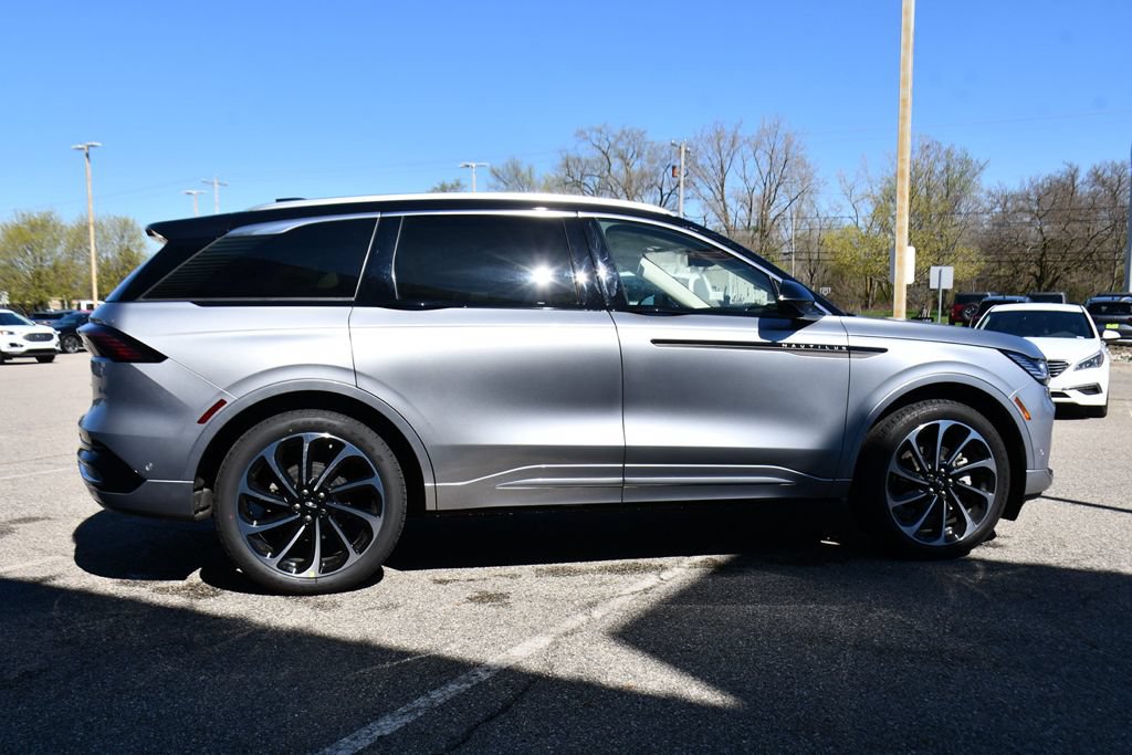 Used 2024 Lincoln Nautilus Black Label AWD/4WD image 7