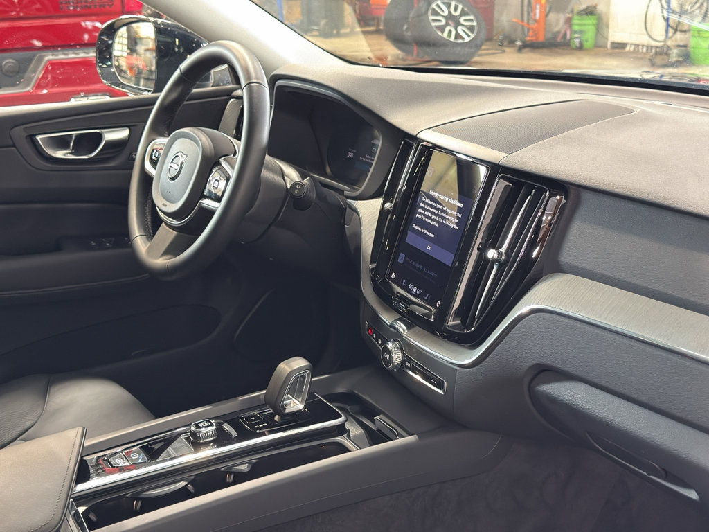 Used 2025 Volvo XC60 B5 Plus w/ Climate Package image 27