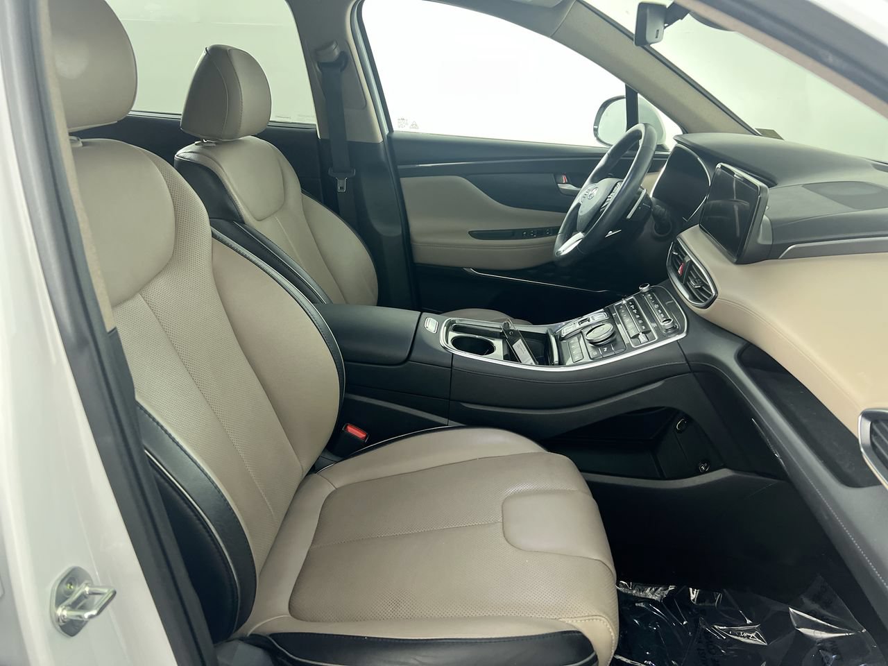 Used 2022 Hyundai Santa Fe Limited FWD image 21