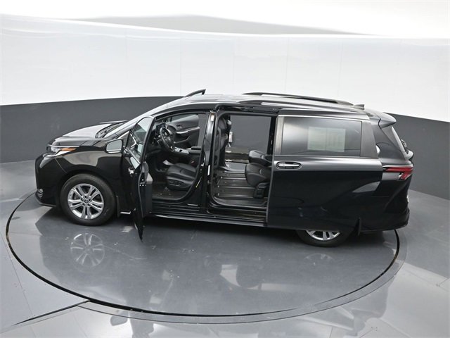 Used 2022 Toyota Sienna XSE image 67