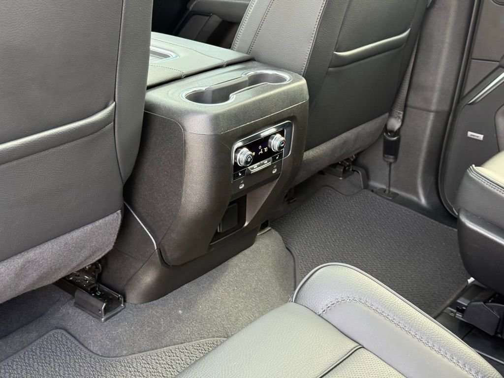 Used 2024 GMC Yukon Denali AWD/4WD image 30