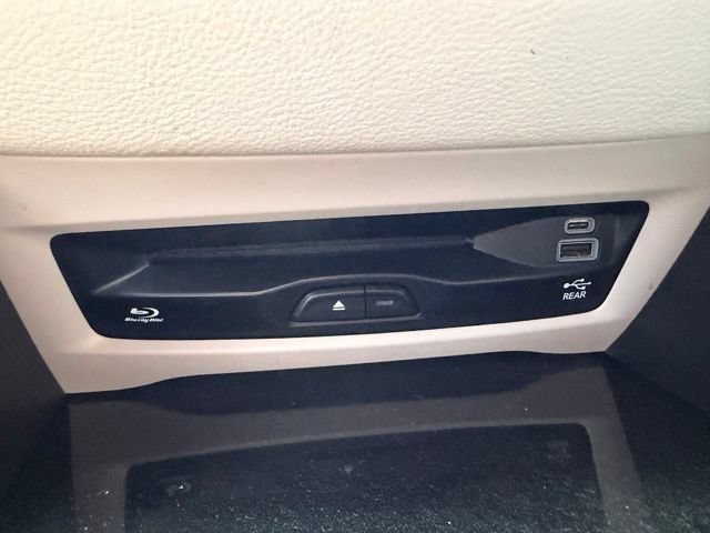 Used 2022 Chrysler Pacifica Limited w/ Uconnect Theater Family Group AWD/4WD image 27