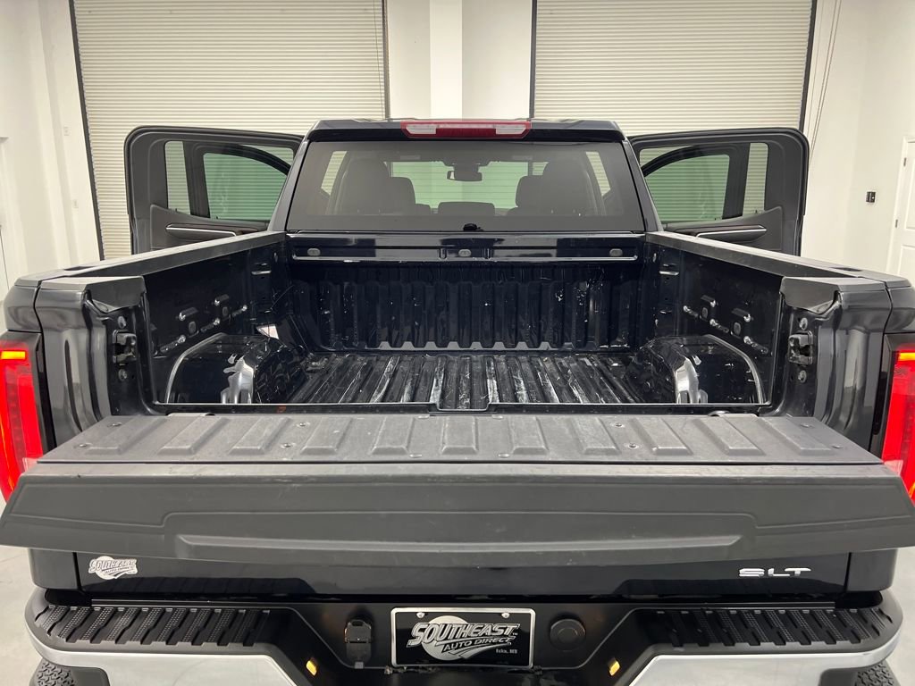 Used 2025 GMC Sierra 1500 SLT image 32