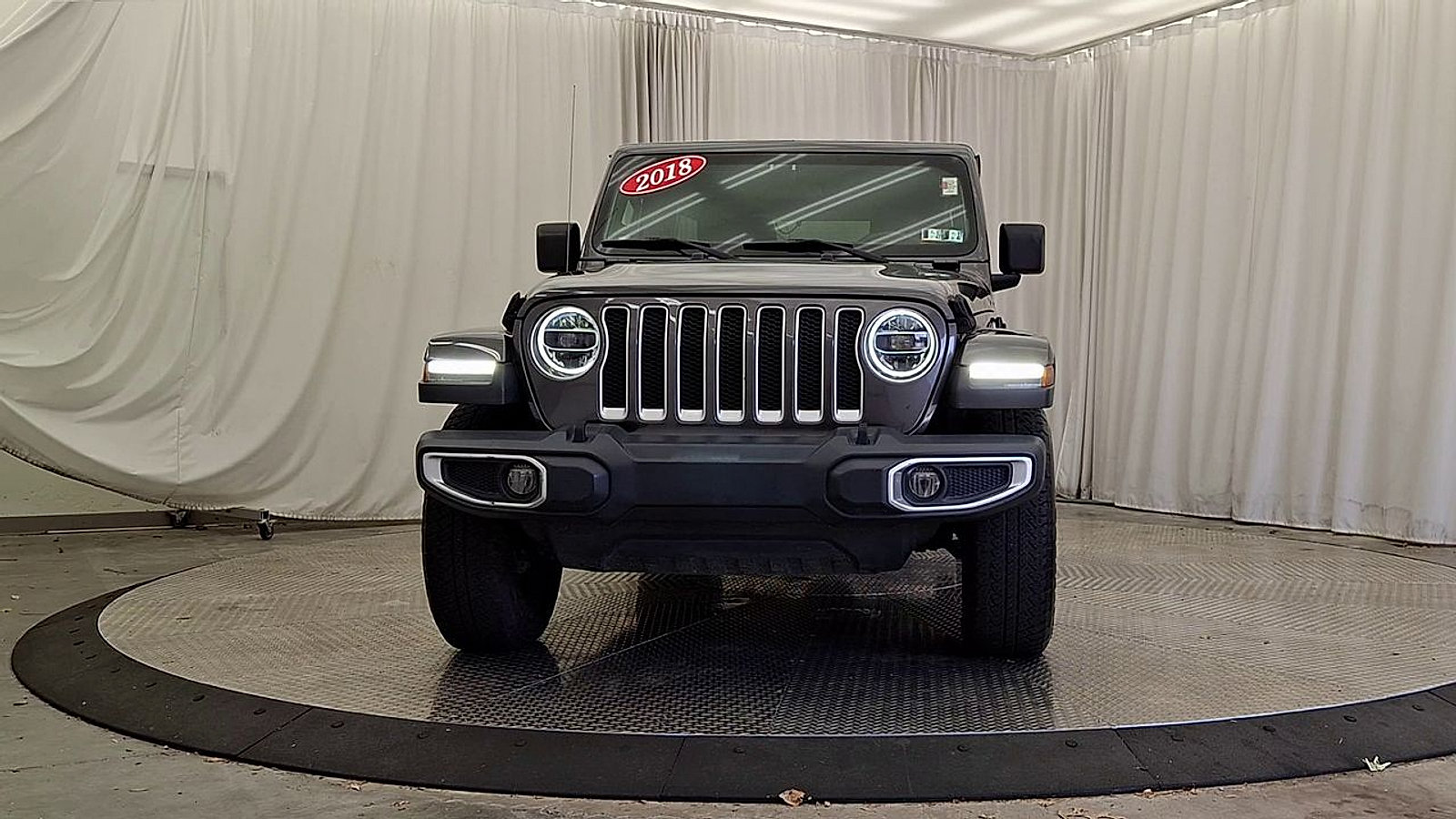 Used 2018 Jeep Wrangler Unlimited Sahara w/ Cold Weather Group AWD/4WD image 6