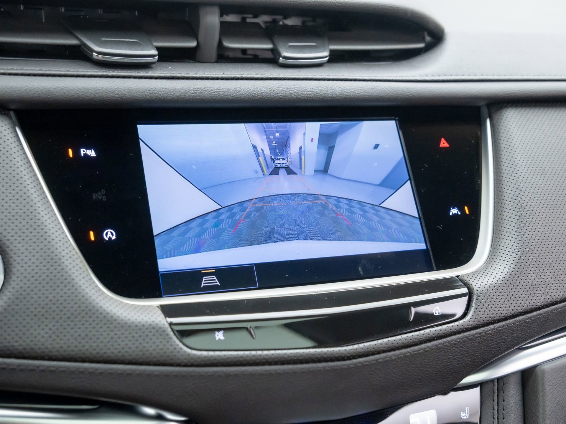 New 2025 Cadillac XT6 Luxury image 23