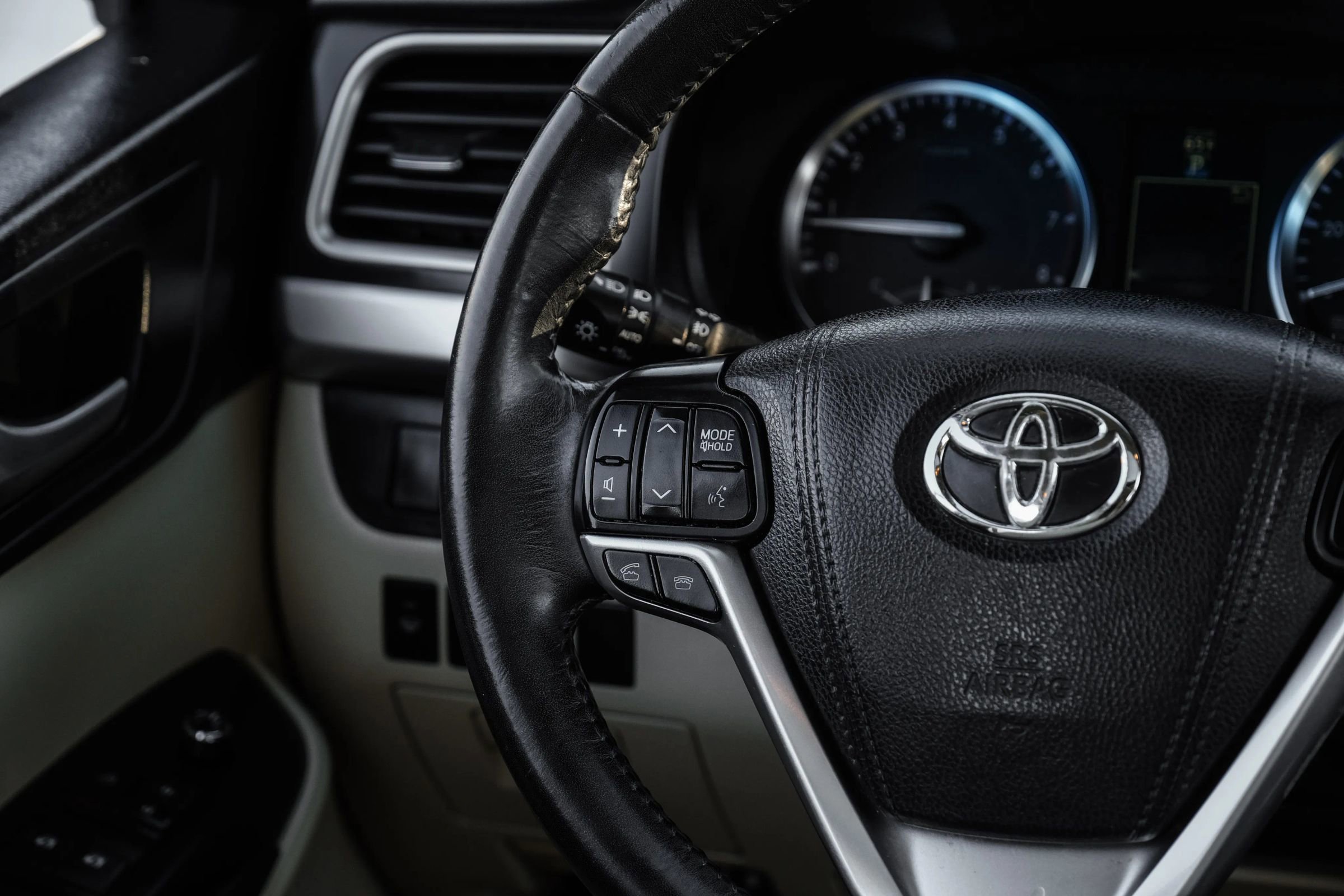 Used 2015 Toyota Highlander XLE image 18