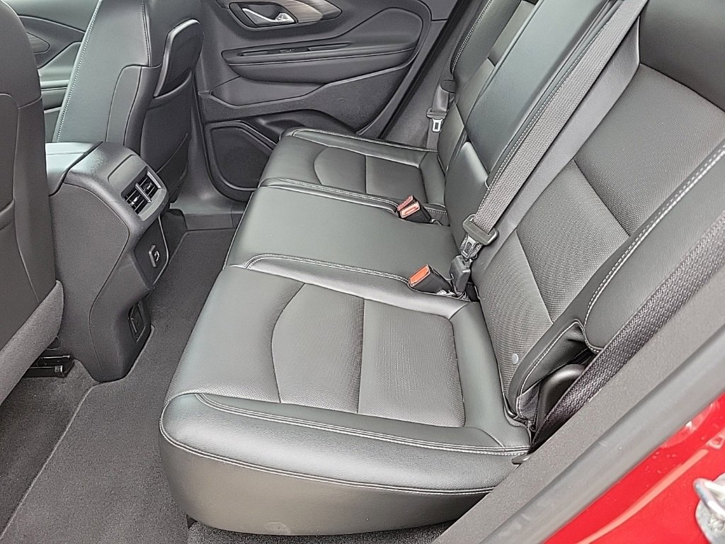 Used 2023 GMC Terrain SLT image 5