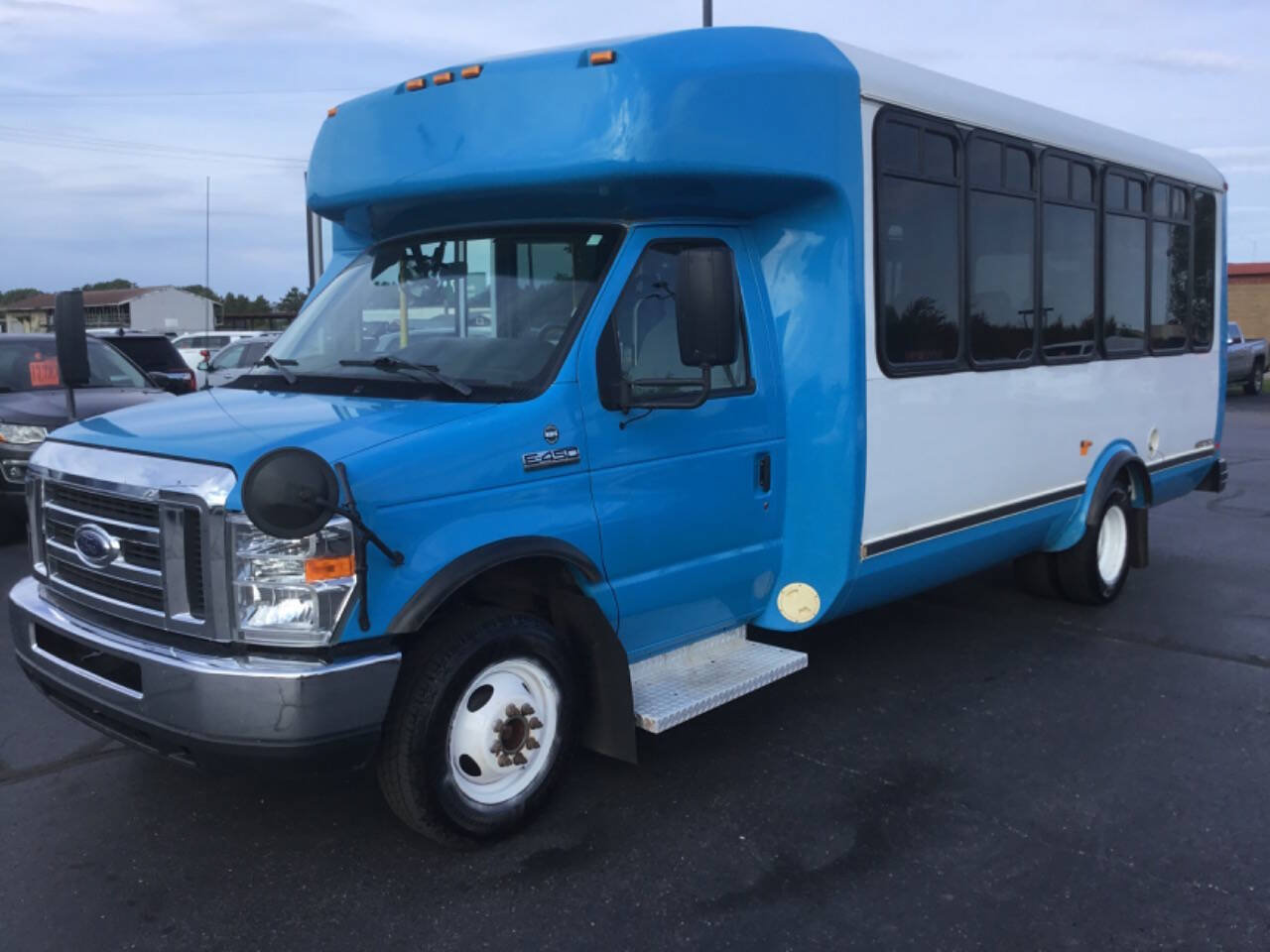Used 2016 Ford E-450 and Econoline 450 Super Duty w/ Shuttle Bus Prep Package RWD image 10