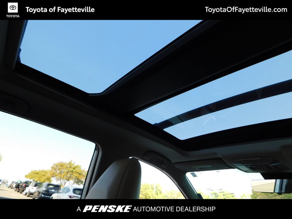 Used 2020 Toyota RAV4 Limited AWD/4WD image 6