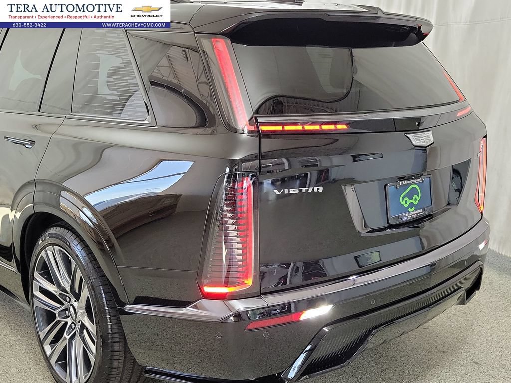 Certified 2026 Cadillac Vistiq Platinum w/ LPO, Floor Liner Package AWD/4WD image 6